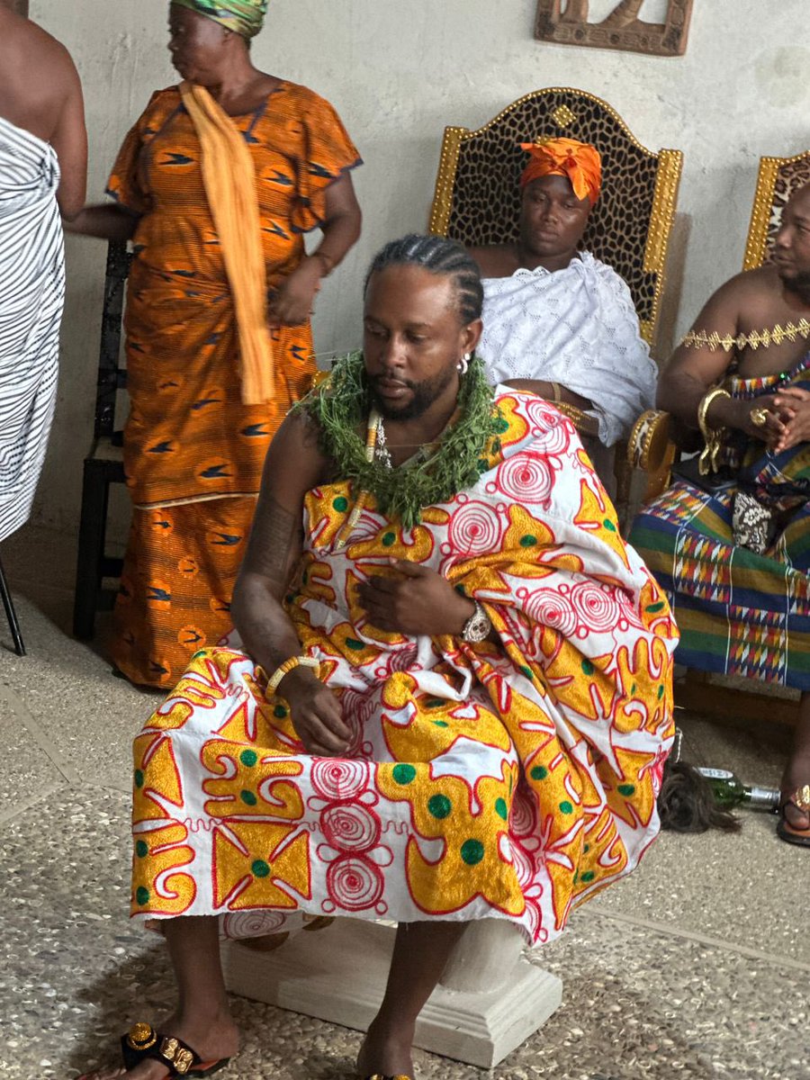 We welcome our new king 👑 Nana Okofo Arko Kese l <a href="/PopcaanMusic/">Popcaan</a> of Asiebu Traditional Council - CR Ghana 🇬🇭 

Long Live The King 👑
