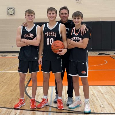 Heidi Asmus tweet media