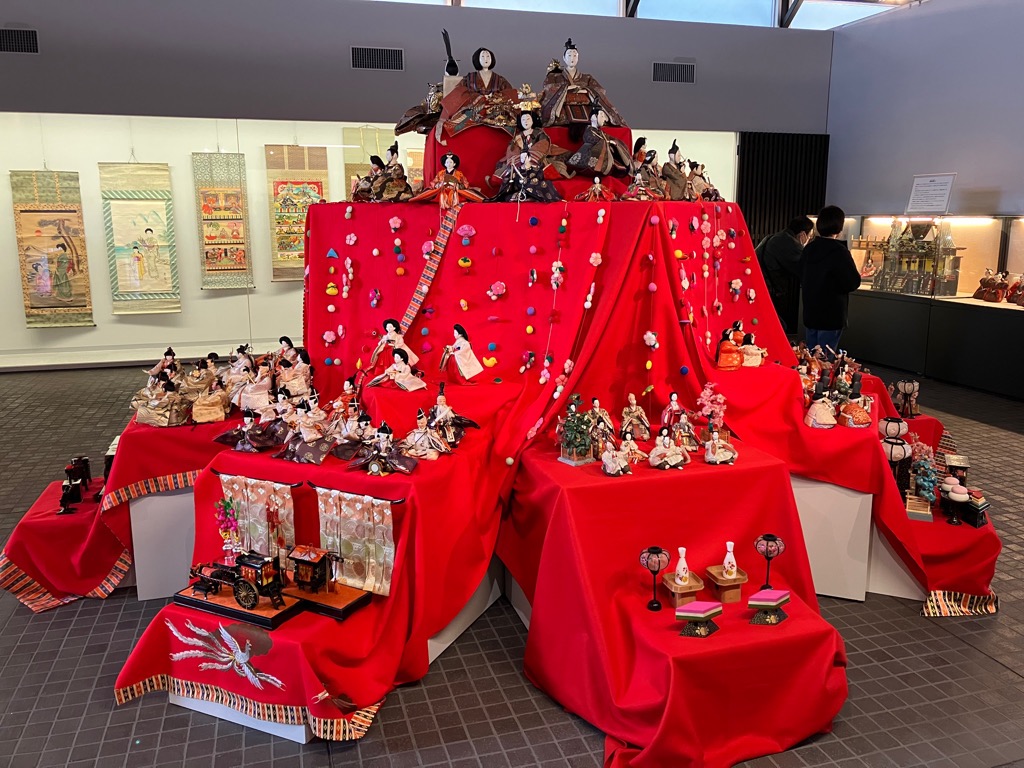 佐野市立吉澤記念美術館では栃木県立美術館コレクションによる展覧会、アートリンクとちぎ2025「工業と絵画」を、佐野市葛生伝承館では「雛人形展」を、3月8日(日)まで開催しています。ぜひお立ち寄りください。
city.sano.lg.jp/sp/yoshizawaki…
city.sano.lg.jp/sp/kuzuudensho…