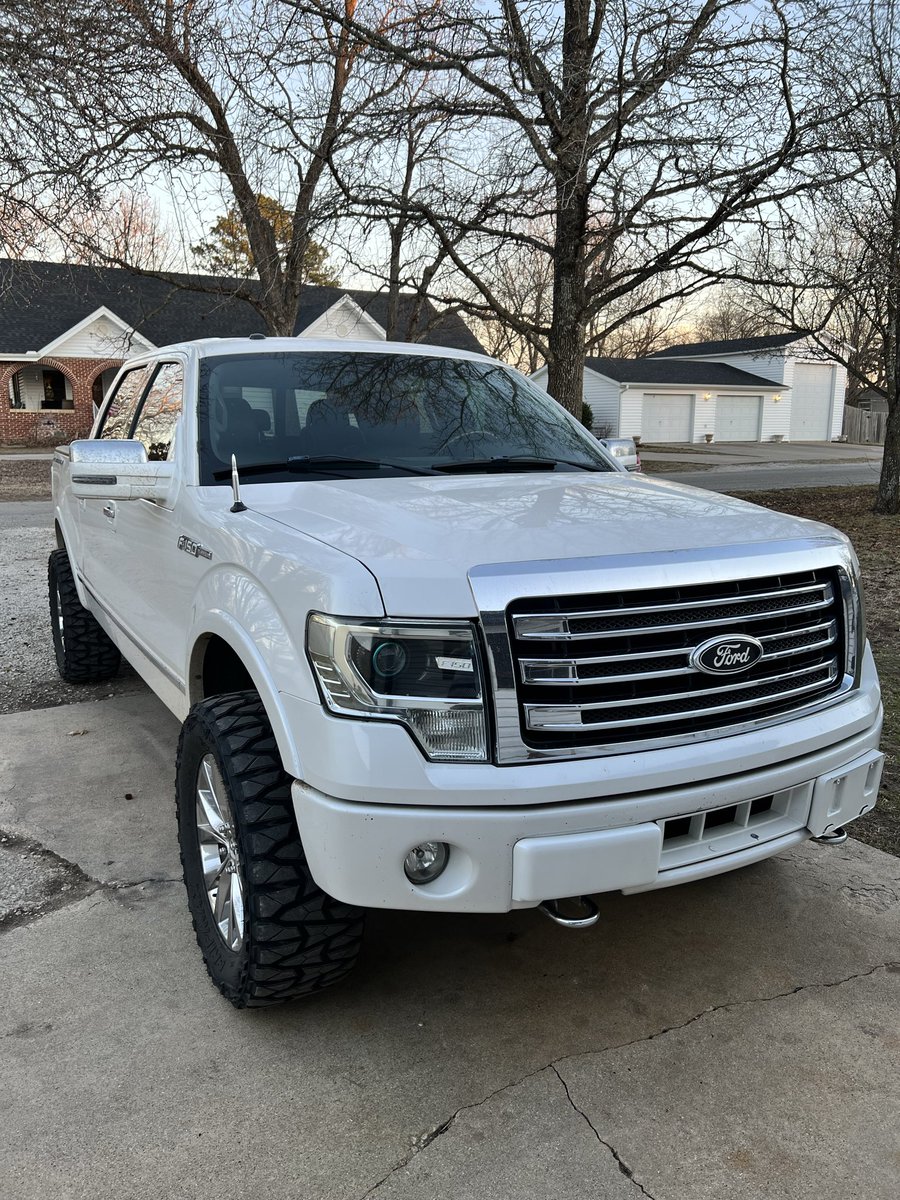 cditto777's tweet photo. Not gonna see a cleaner 12th gen ford platinum with almost 200k 😱 best looking f150 https://t.co/xMM2F4wRUV