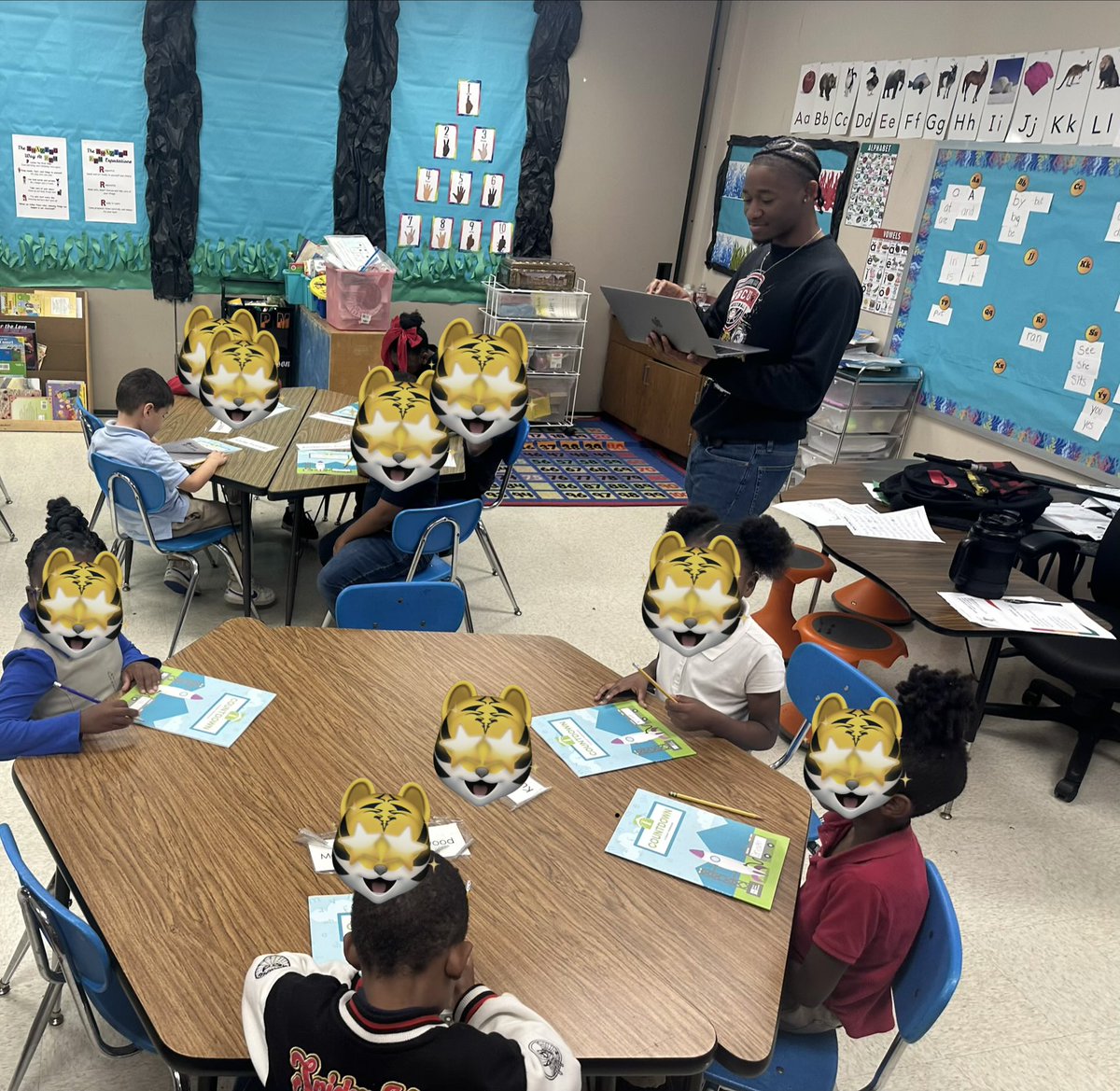 Keonaka1's tweet image. Meet Mr. James! He’s new to us, but already working magic in his kindergarten classroom—building routines, relationships, and a love for learning. 🌟🍎 #KinderMagic @LISDInstruction #ECSpecialistVibes