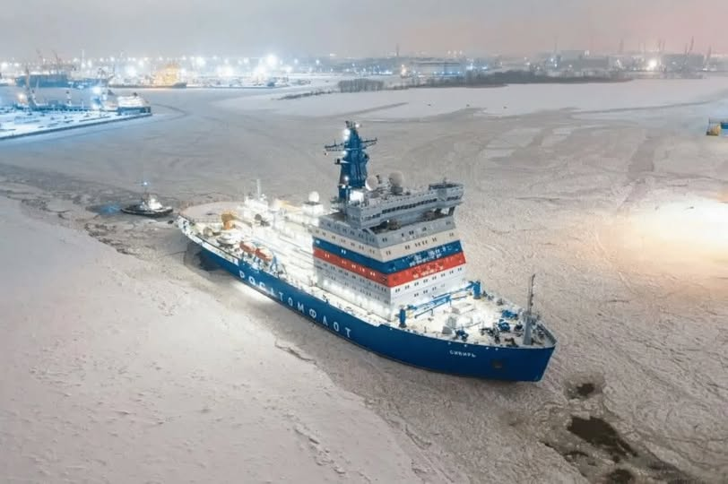 Russia Cattiva,ha ripreso il traffico nel Mar Baltico ghiacciato. Inviato il rompighiaccio nucleare "Siberia",  e il rompighiaccio diesel "Murmansk", ad aiutare i crucchi
questo fatto non è riflesso dai media,ovviamente...