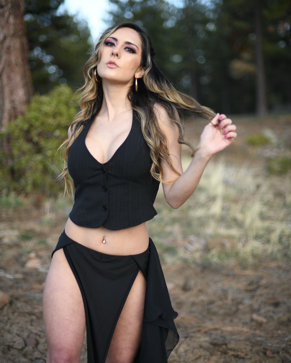 Alexis Amor tweet media