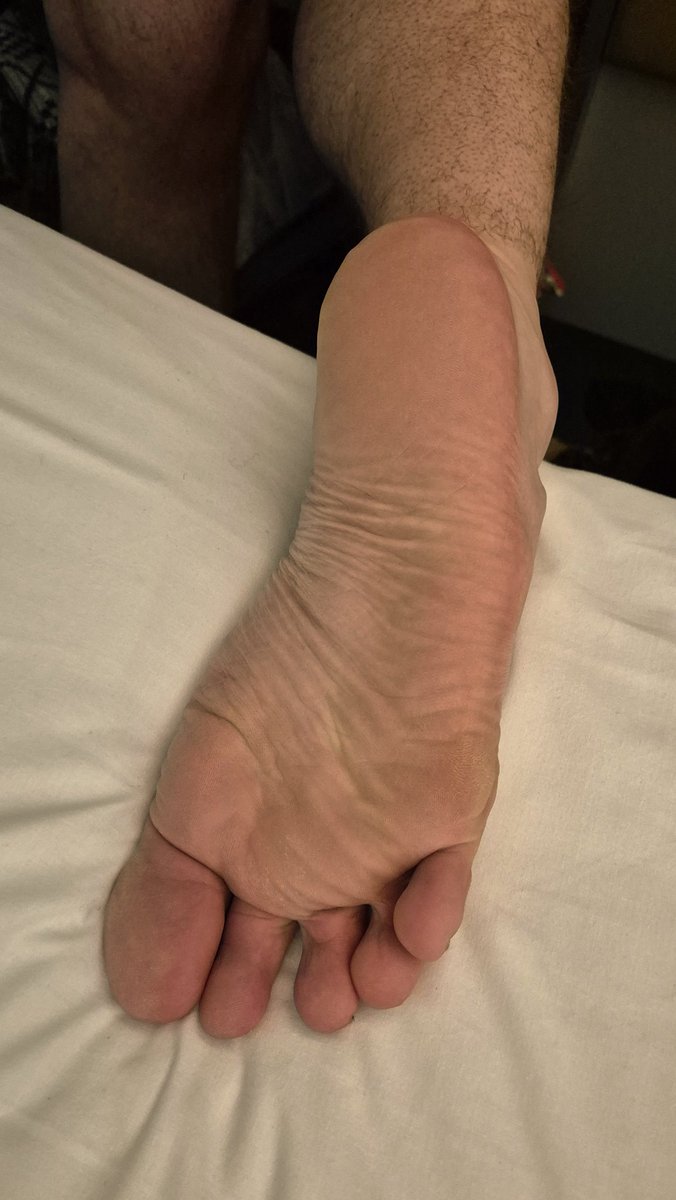 tzogerAD's tweet photo. Exhausted after a long con day. Come drag your tongue up and down my sole. https://t.co/AqGBVqsYEr