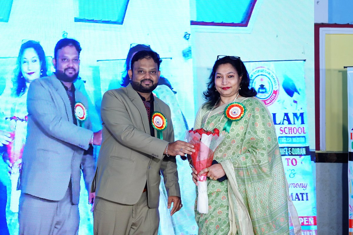 sofia__BRS's tweet photo. It was an honor to be sharing the stage with @Tariqansari_ saab Chairman of Telangana minority commissioner as the Chief Guest & me as the guest of honor for the annual day celebration of Al Salam international school event based on value of education & parents. https://t.co/CY3YpVepTD