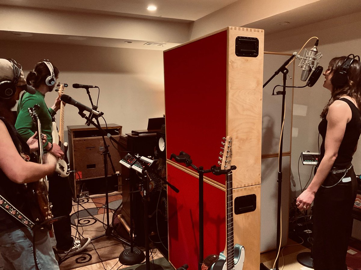 SoundGasmStudio's tweet photo. Great session with @weekendevidence last Sunday!  #studio #recording #production #music https://t.co/xDBzmUnTLI