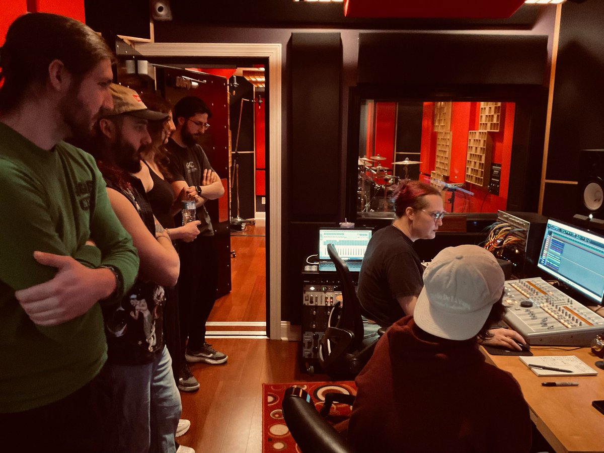 SoundGasmStudio's tweet photo. Great session with @weekendevidence last Sunday!  #studio #recording #production #music https://t.co/xDBzmUnTLI