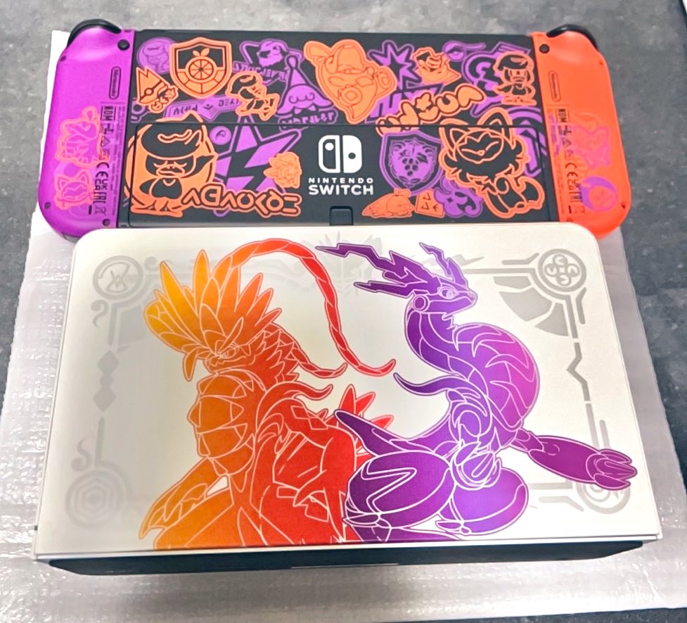 REON580's tweet photo. 最近の購入品。

Switch有機ELﾓﾃﾞﾙのﾎﾟｹﾓﾝver。

突如欲しくなって
箱•本体共に美品を探すも
中々出会えず…😓
結局箱は一番傷が酷かったのに
本体が美品だった所で買ってしまった…😂
急いで無いのにまた中途半端に購入…🙄
でも非常に満たされてる🥰

……箱が美品なのをもう1個買えば…🤤 https://t.co/sBAO64vRcF