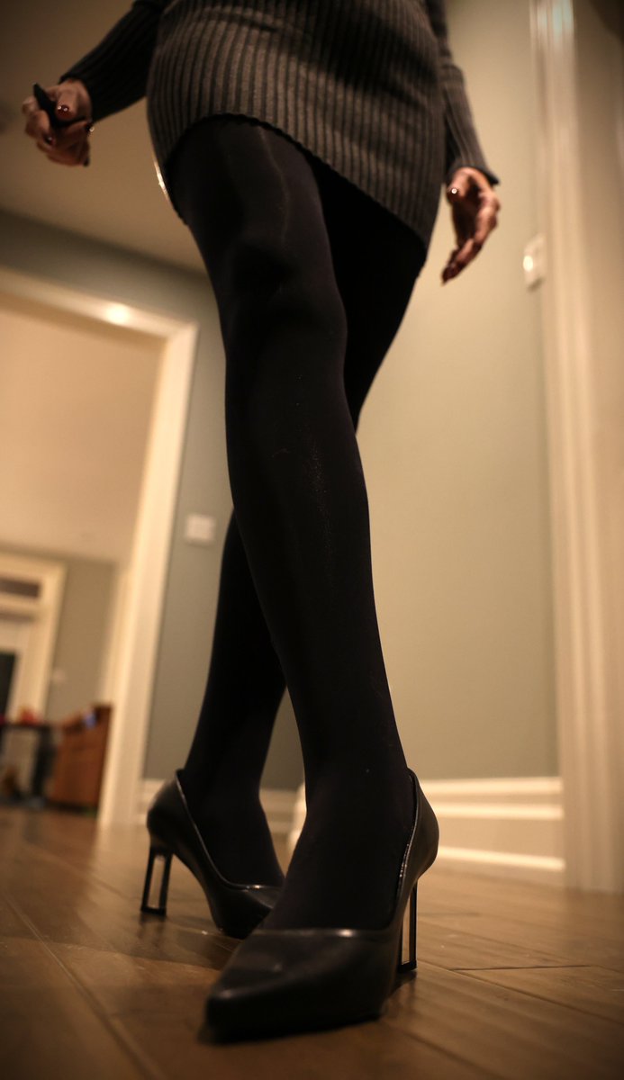 eby070676's tweet photo. Mysterious and irresistible black with transparent heels... #justforfeet #highheels #stilettostyle and more on https://t.co/wShl0wZget https://t.co/LJyJME18L2