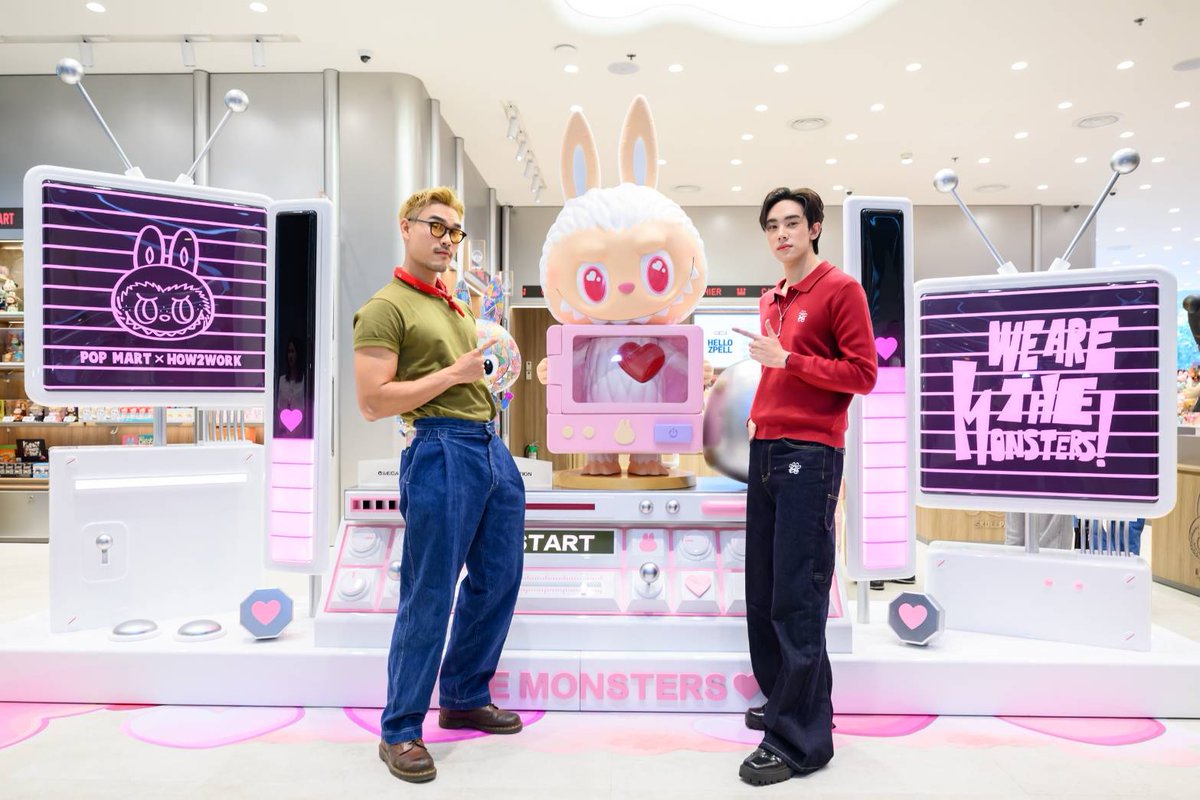 otpc_story's tweet photo. POP MART ยกความสนุกบุกรังสิต เปิดพื้นที่ POP CULTURE และ ENTAINMENT แห่งใหม่ ณ ศูนย์การค้า ZPELL @ FUTURE PARK

#bbil1ypn #TEeThanapon
#POPMARTTH 
#POPMARTZpell 
#HELLOZpell

อ่านข่าวเพิ่มเติมได้ที่ https://t.co/EedC4yWPoO https://t.co/MmRF9metcb
