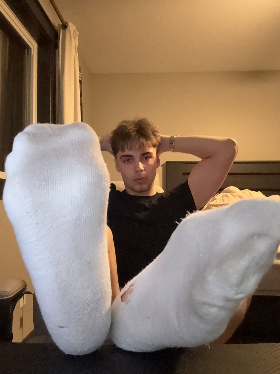 Auditions for my personal foot addict start now.  🤑