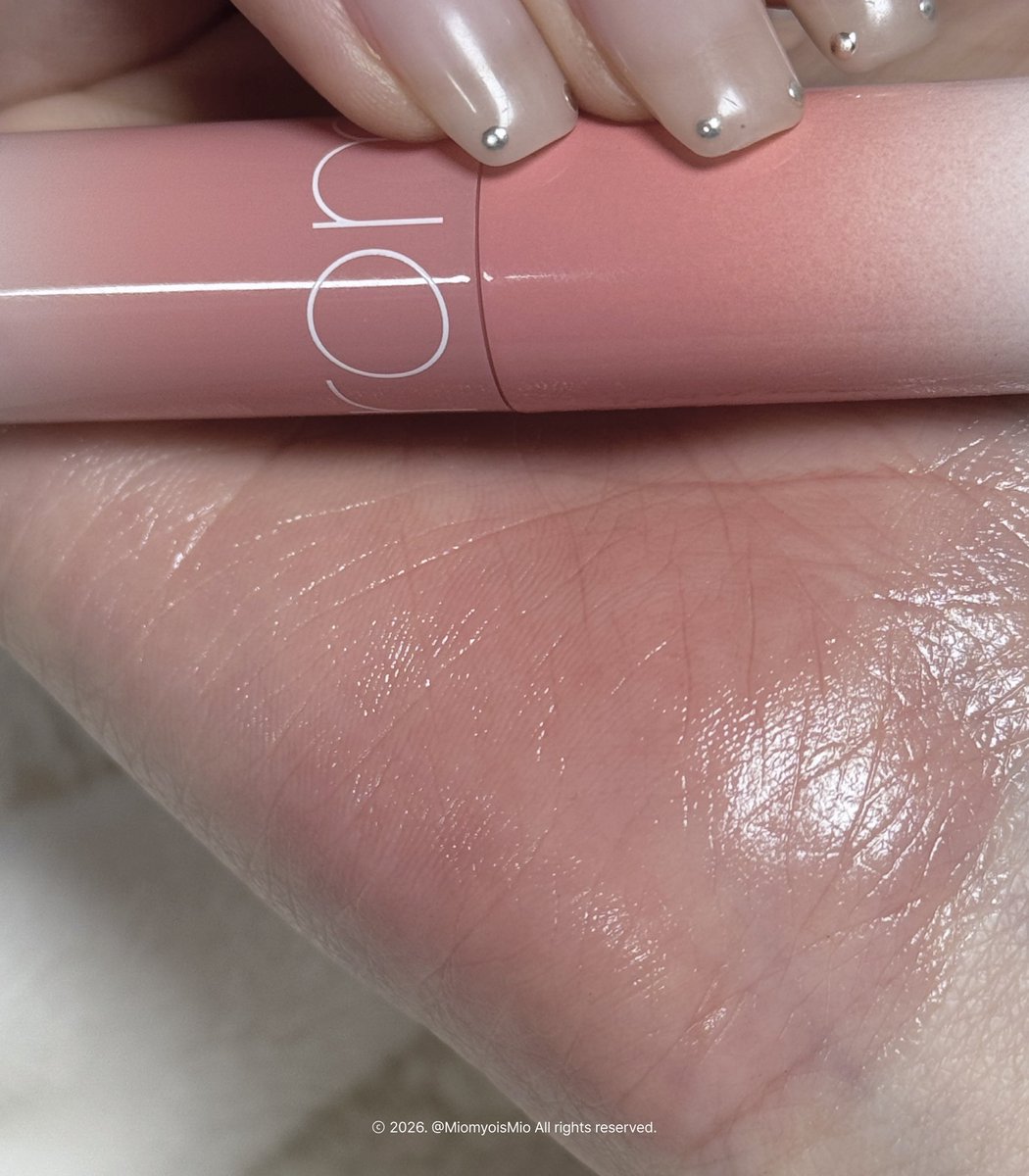 MiomyoisMio's tweet image. 미오가 생얼일 때, 꾸안꾸일때
항상 쓰는 n통째 애착립을 소개합니다

그 애착립 :