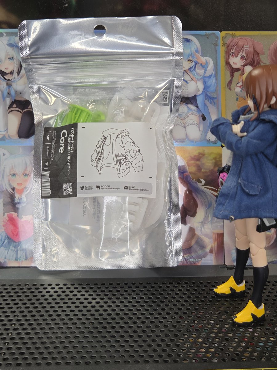 すぐみ｢例のブツが届いたみたいっスね｣
ブルーマンデー(<a href="/DJBLMD/">ブルーマンデー/BLUEPRINT. 【WF卓番:4-20-03】</a> )さんのところで購入させて頂いたジャケット着弾！
これでぽぷさんのジャケットを進化させられる…！
#金潟すぐみ