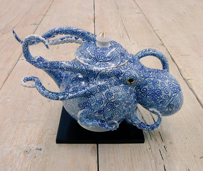 Octopus Teapot by Japanese ceramic artist Keiko Masumoto #womensart #CeramicsArtWeek