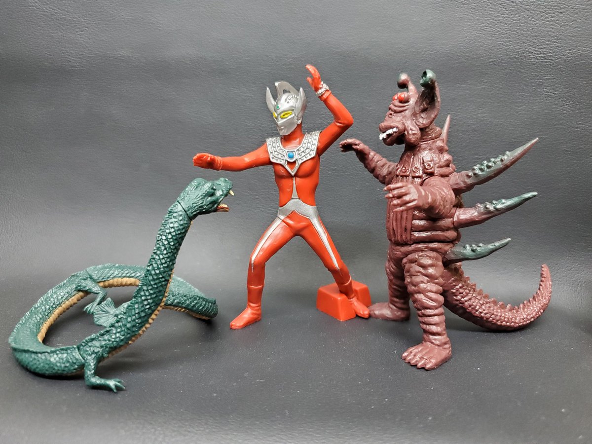 RT @mosu_XYZ: #おもちゃライフ タロウよ！敵はそっちじゃないよ😅