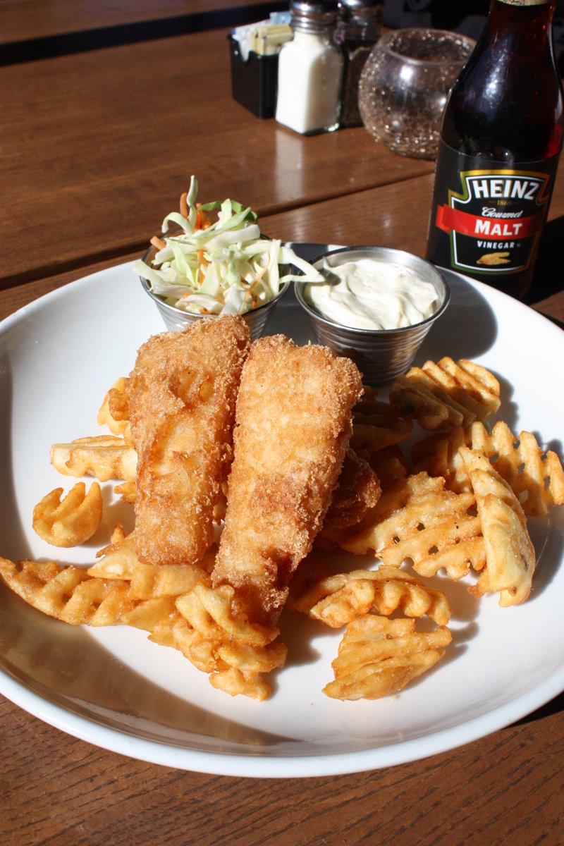 Just keep swimming 🎣

Enjoy weekly fish specials throughout lent! 
#FishAndChips #FishSpecial