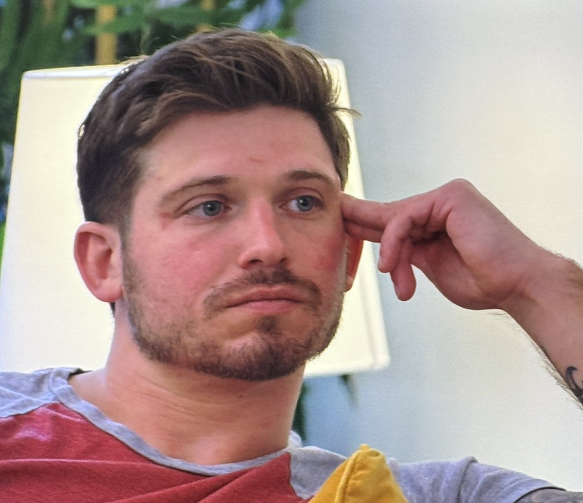 This dude literally told her he's not attracted to her because she doesn't work out every day. What a dick  #LoveIsBlind