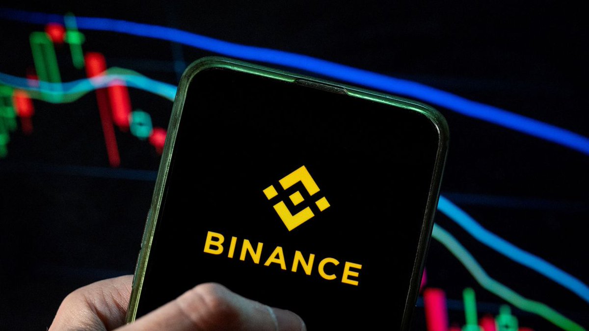 Crypto_Holding_'s tweet photo. #Binance Continues Consolidating Trust — #Stablecoin Reserves Up 31% YoY 🚀

📊 Even in this bear market downturn, liquidity isn't fleeing #crypto — it's concentrating where it's safest and most liquid.

According to #CryptoQuant, Binance now holds $47.5B in $USDT + $USDC reserves — that's 65% of ALL CEX stablecoin reserves.

For scale:
• ~5x more than OKX ($9.5B)
• ~8x more than Coinbase ($5.9B)
• ~12x more than Bybit ($4B)

🔼 Up 31% YoY from $35.9B — proof of unmatched resilience and user confidence when it matters most.

In volatile times, traders choose depth, speed, and trust. Binance remains the leading liquidity hub. Period.

📍 Source: CryptoQuant dashboard & update → https://t.co/3JWQTVGeq6
