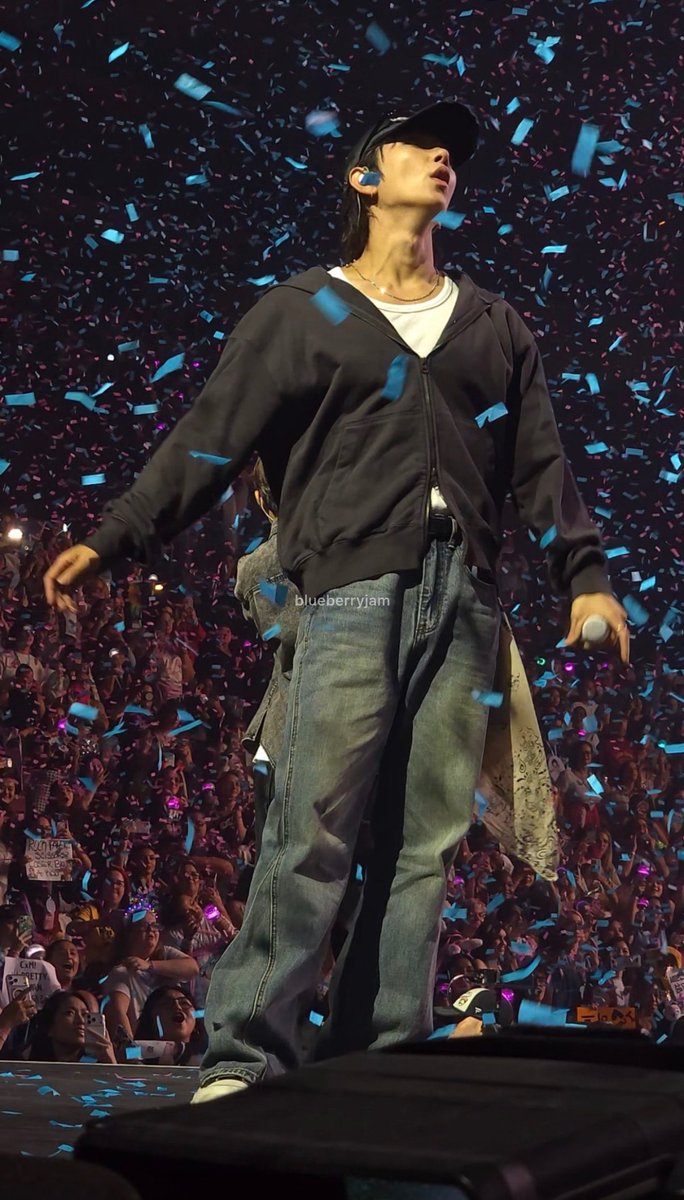 deerlyjoshu's tweet photo. hes so pretty surrounded by confetti🥺 https://t.co/uEFcrjOclI