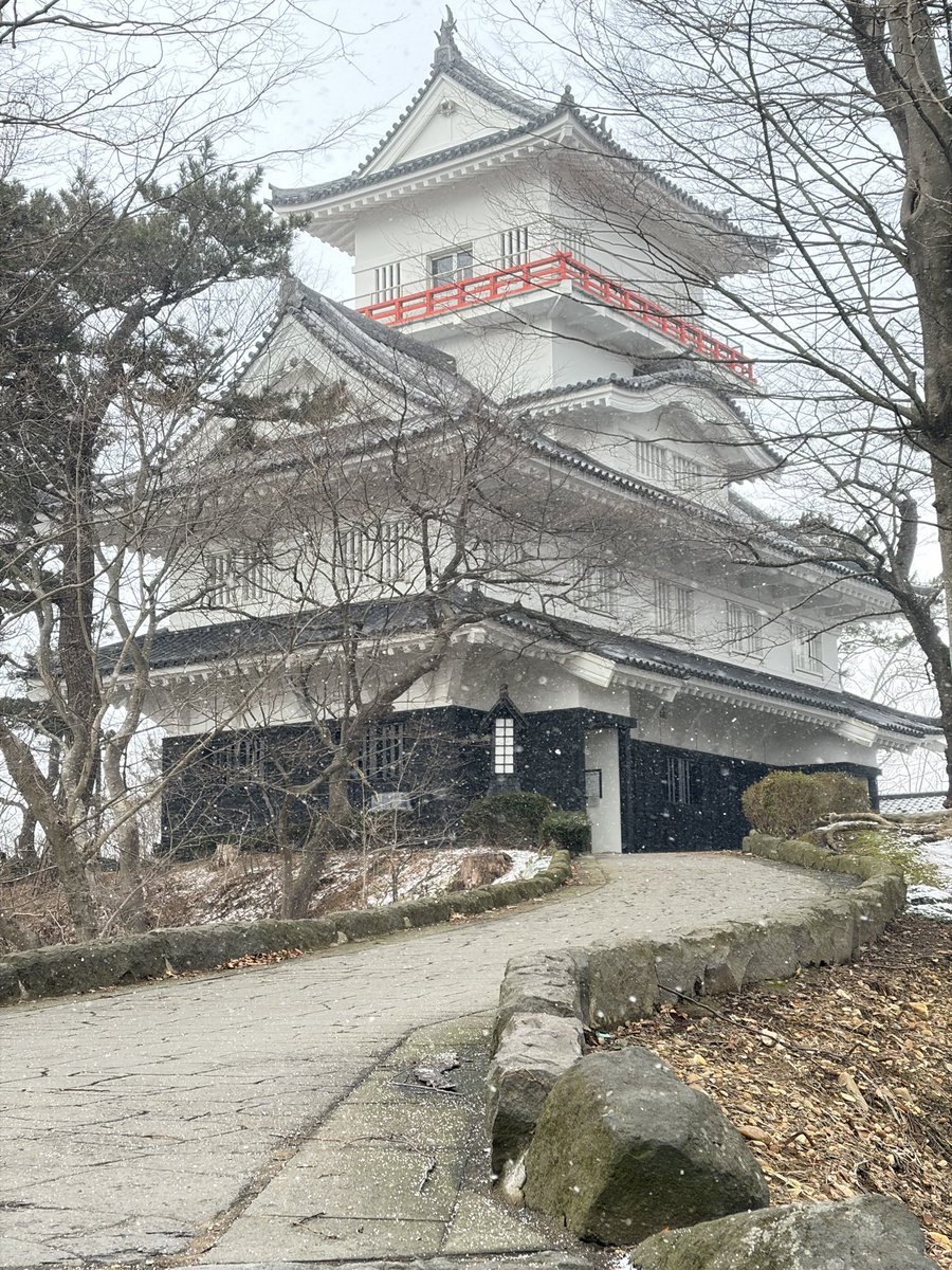jumpanp's tweet photo. 久保田城址は雪☃️ https://t.co/3UjwwdBYy8