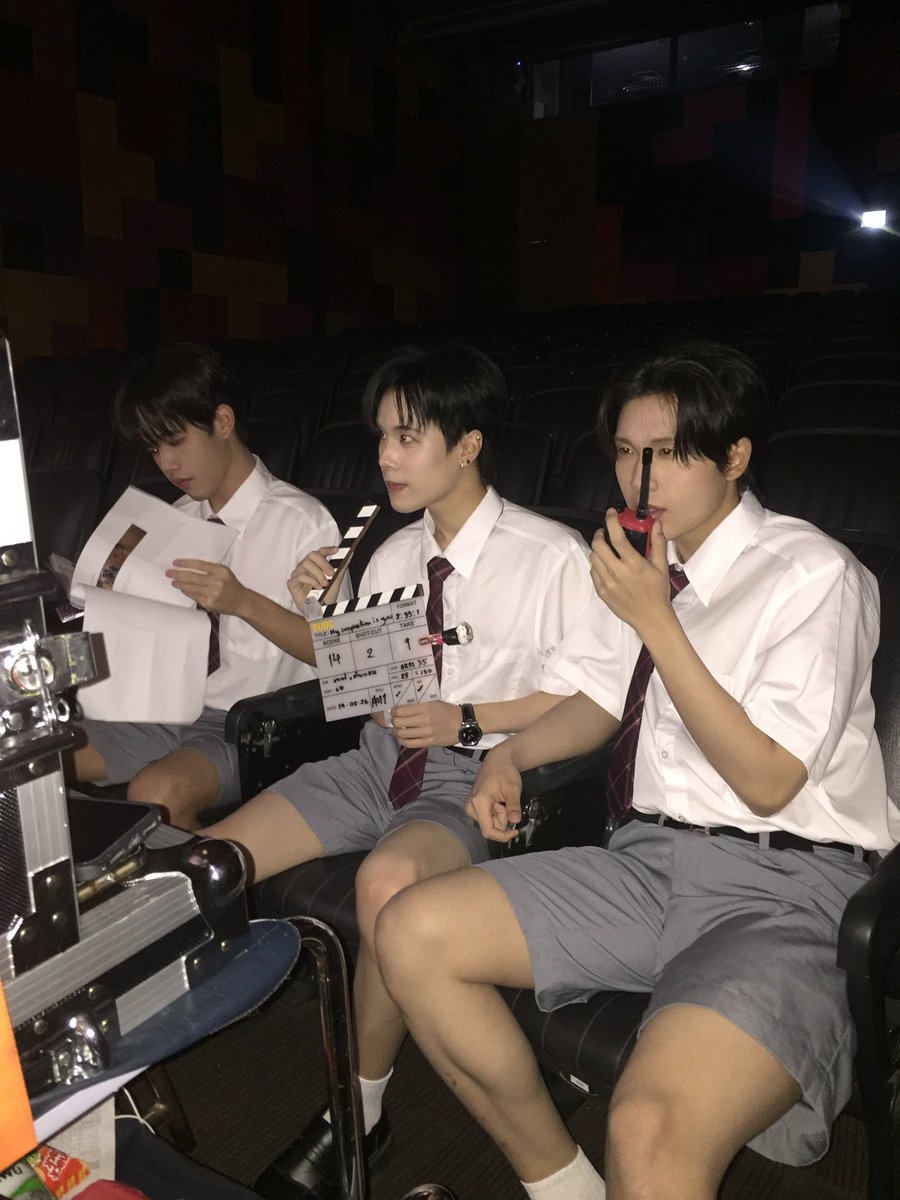 พร้อม 321456789 แอคชั่น 

MIDNIGHTHOSHI SHOOTING Q3
#จรดรักปลายพู่กันเดย์สอง