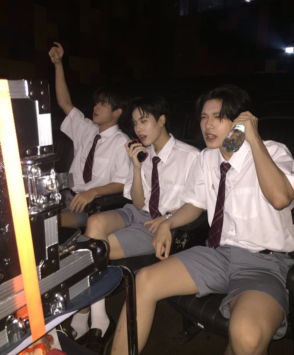 ผู้กำกับสั่งคัท🎬💥

MIDNIGHTHOSHI SHOOTING Q3
#จรดรักปลายพู่กันเดย์สาม #titleprt