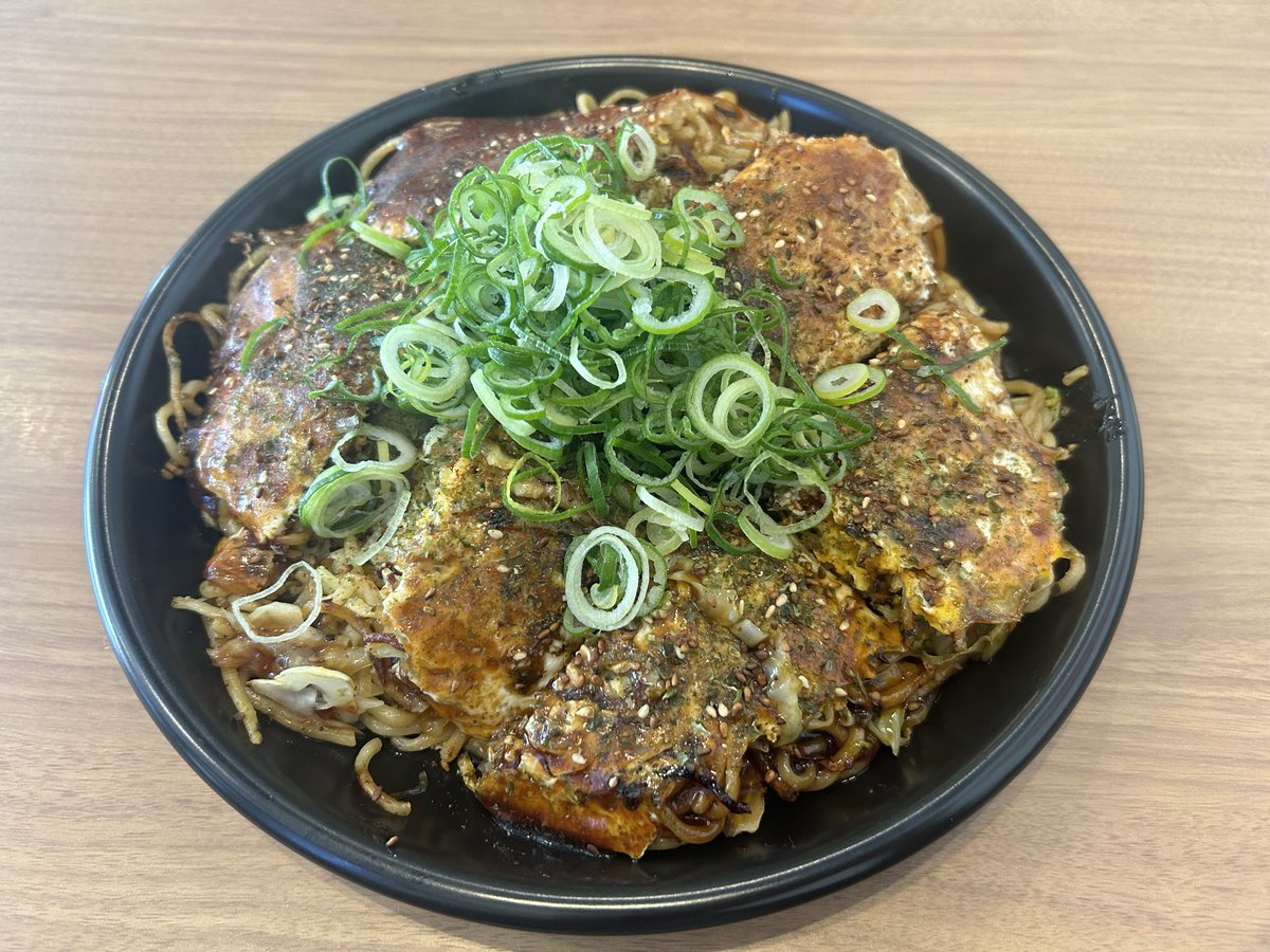 seisyun_mitu's tweet photo. 広島流お好み焼き大福
@伊勢崎市太田町
◎大福そば(麺増し) https://t.co/6w2QyIl51N