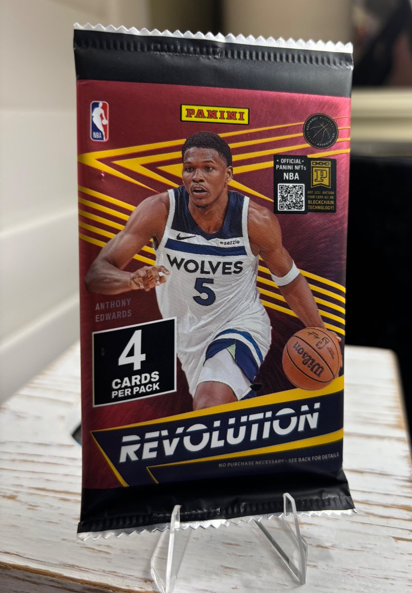 du47222292's tweet image. Who wants a chance at this Panini Revolution Pack? 
*Can Ant Man win an MVP? 
I’ll pick someone Sunday night #Topps #Panini