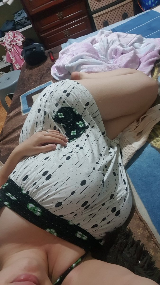 Newroc18's tweet photo. Don't forget to message me if you want custom made photos! And in 4 weeks when I'm cleared by my Dr I'm doing custom made videos🥰 https://t.co/fNGWQitwq6