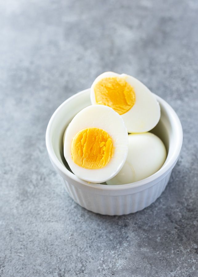 LabMariam48488's tweet image. Did you know?
 Protein keeps you full longer than carbs alone
Adding 
Eggs
Yogurt or 
Beans to a meal can reduce cravings later.
#FoodTalks
#HealthyEats
#MariamFoodLab