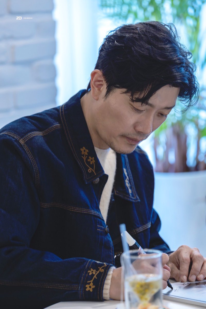 260208 #박희순 생일카페

아 잘생김 개껴