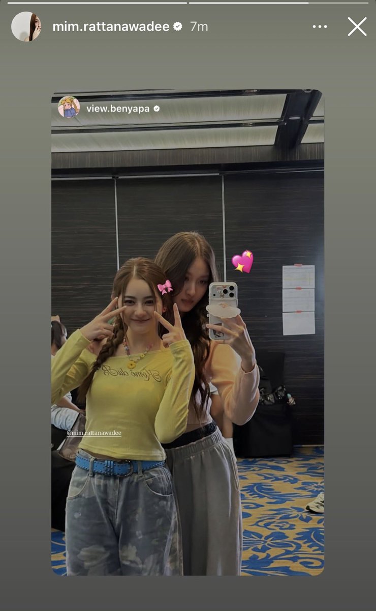 viewjanclub's tweet photo. mim reposted view’s story instantly and added a ribbon + heart emoji THEY ARE SO ADORABLE 

WITH MINPRAEW TILL END 
#GirlRulesSeriesQ26 #GirlRulesSeries 
#ViewMim #วิวมิ้ม https://t.co/mlyswA2yES