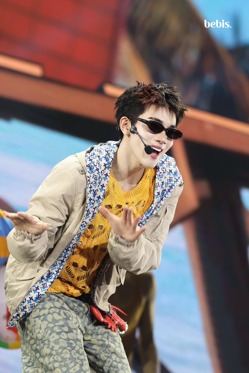 คนมันเท่อ่ะค้าบบบ 💛

FOURTH BORN TO BE ARTIST
#RISERCONCERTD3 
#fourthnattawat <a href="/tawattannn/">FOURTH</a>