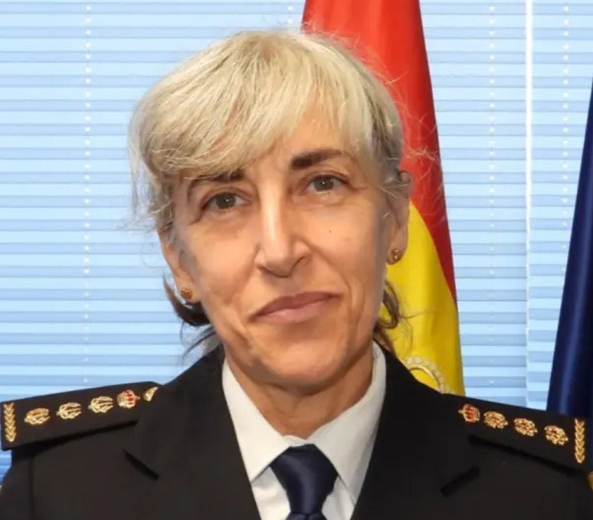 Y para terminar de arreglarlo, Marlaska nombra para sustituir al DAO acusado de violación a la que era la jefa directa de la mujer abusada y que tenía conocimiento de lo sucedido y lo oculto durante todo este tiempo.

El ministerio del interior está podrido.