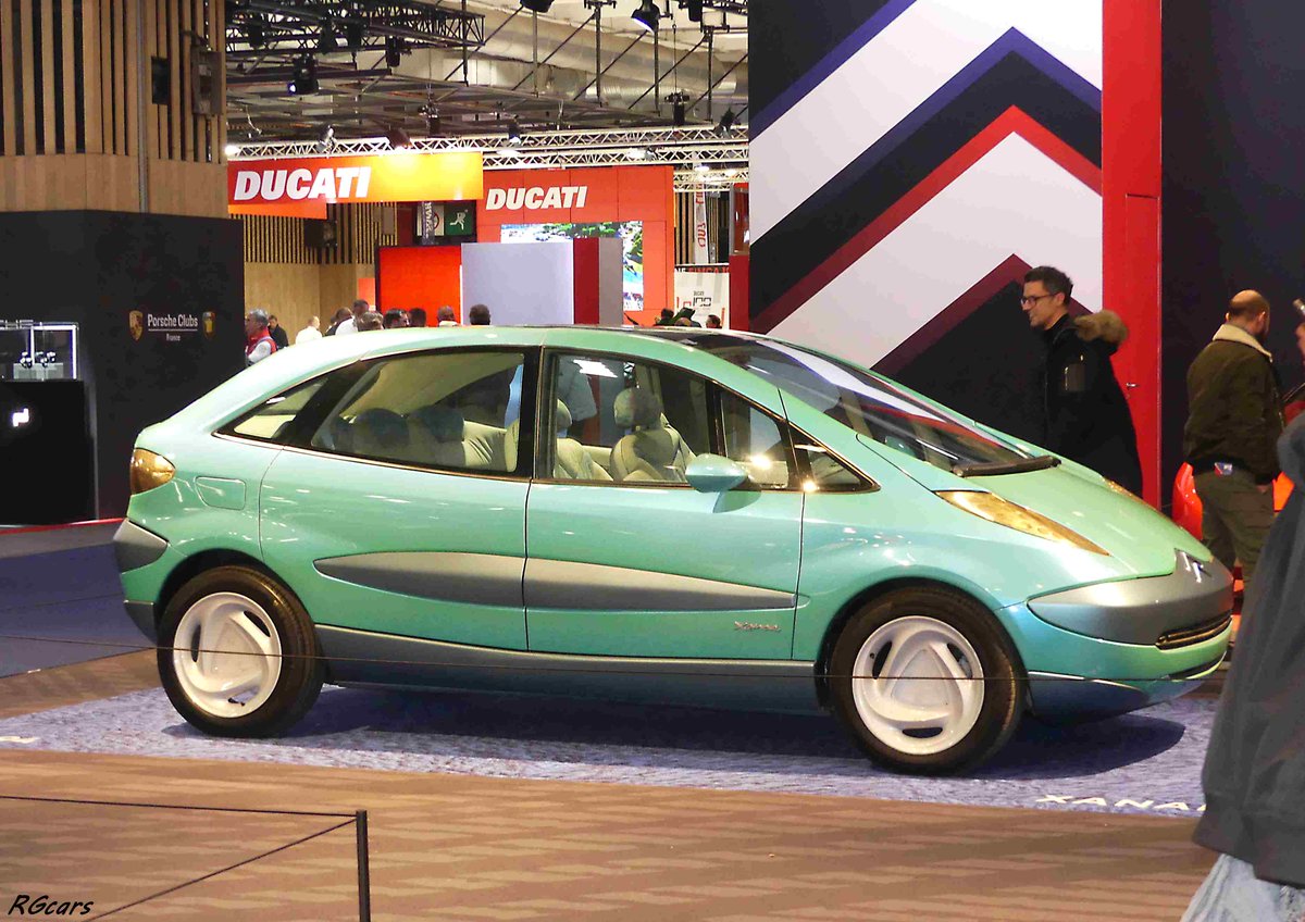 RGcars85's tweet image. #Citroën concpet cars 🇫🇷
j'ai vraiment bien aimé le stand de la marque aux chevrons cette année à #retromobile2026 ! Un rappel des @mondialdelauto des années 90 lorsque les constructeurs innovaient , jouaient le jeu et nous faisaient rêver avec leur vision de la voiture du futur