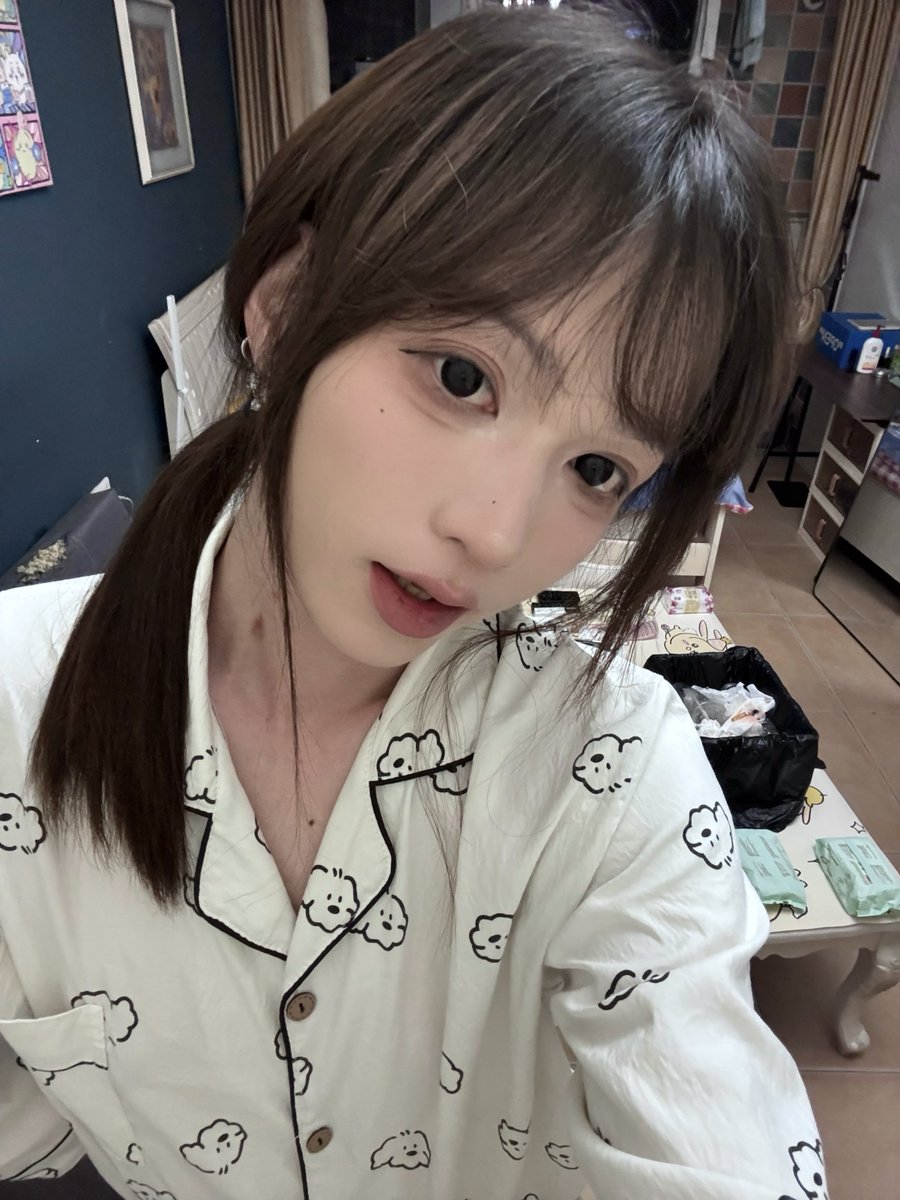 yc893317677's tweet photo. 在家我就这样 https://t.co/QP7DDeykUv