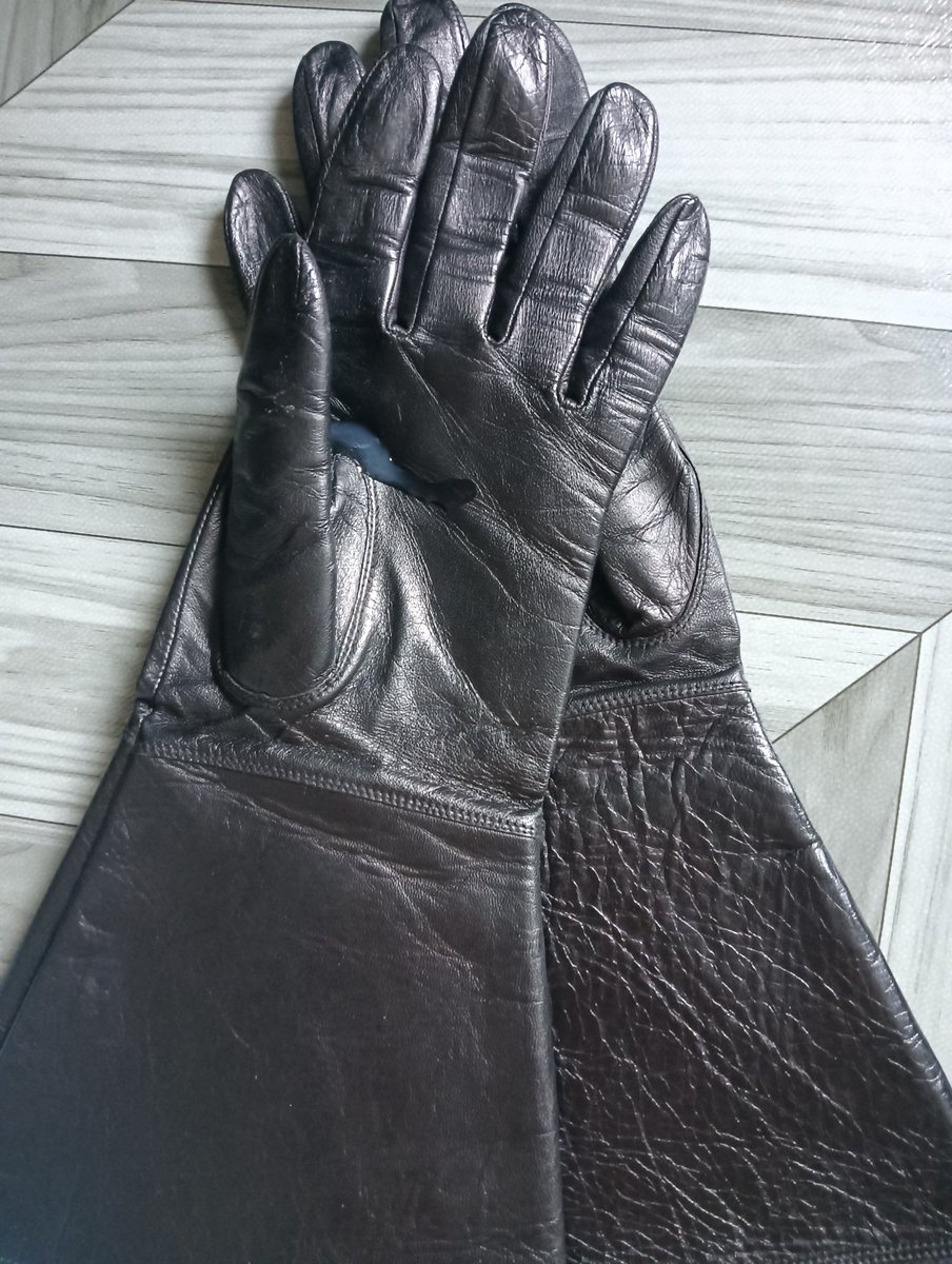 LTHR GLOVE JJY tweet media