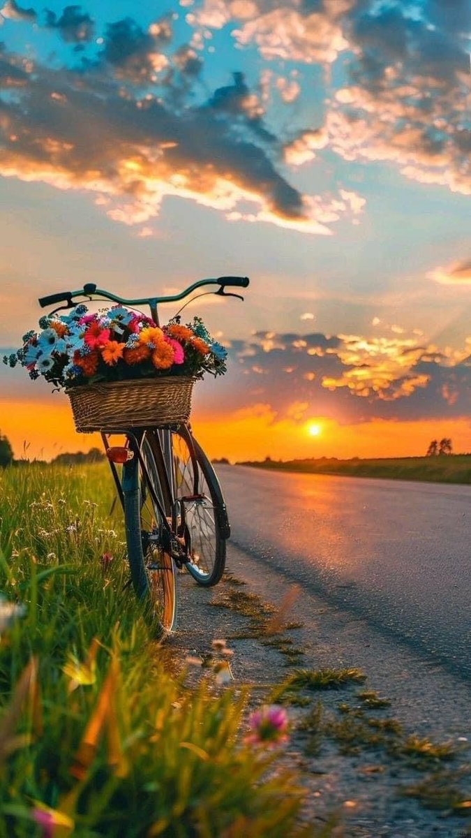 A new day is like a new painting.

Draw lines with prayer, erase mistakes with forgiveness, dip the brush with lots of patience and color it with love and respect.

Goodmorning friends of Ibinabo ❤️