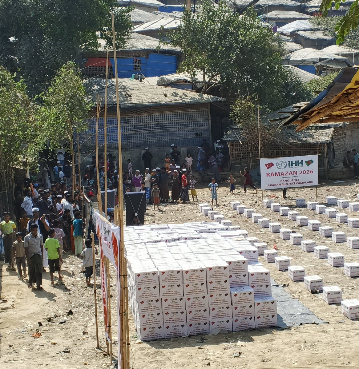 FOfrohingy11219's tweet photo. Thank you for helping the persecuted Rohingya Muslim.
Today, I want to share with you that In the World Largest Rohingya Refugee Camp of Bangladesh. At Camp 14,Ramadan2026 Iftari package distribution by SKB and iHH but the Iftari Token was disbursed by Majhi Only their Relative https://t.co/sCwVbVAT5J