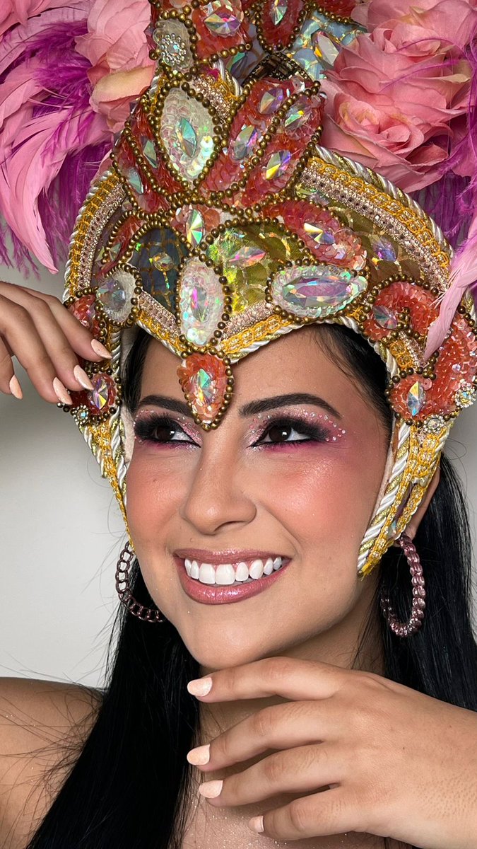 CavalcanteBiahh's tweet photo. Uma Make bem feita é outro nível!
#carnaval #make #divando #biahhcavalcante #Carnaval2026 https://t.co/6N2VdDF7Ld