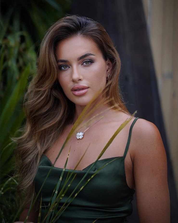 Wearing the Plumeria you are the most amazing Flower in the Garden! <a href="/PoisonAngelRp/">Angel</a>