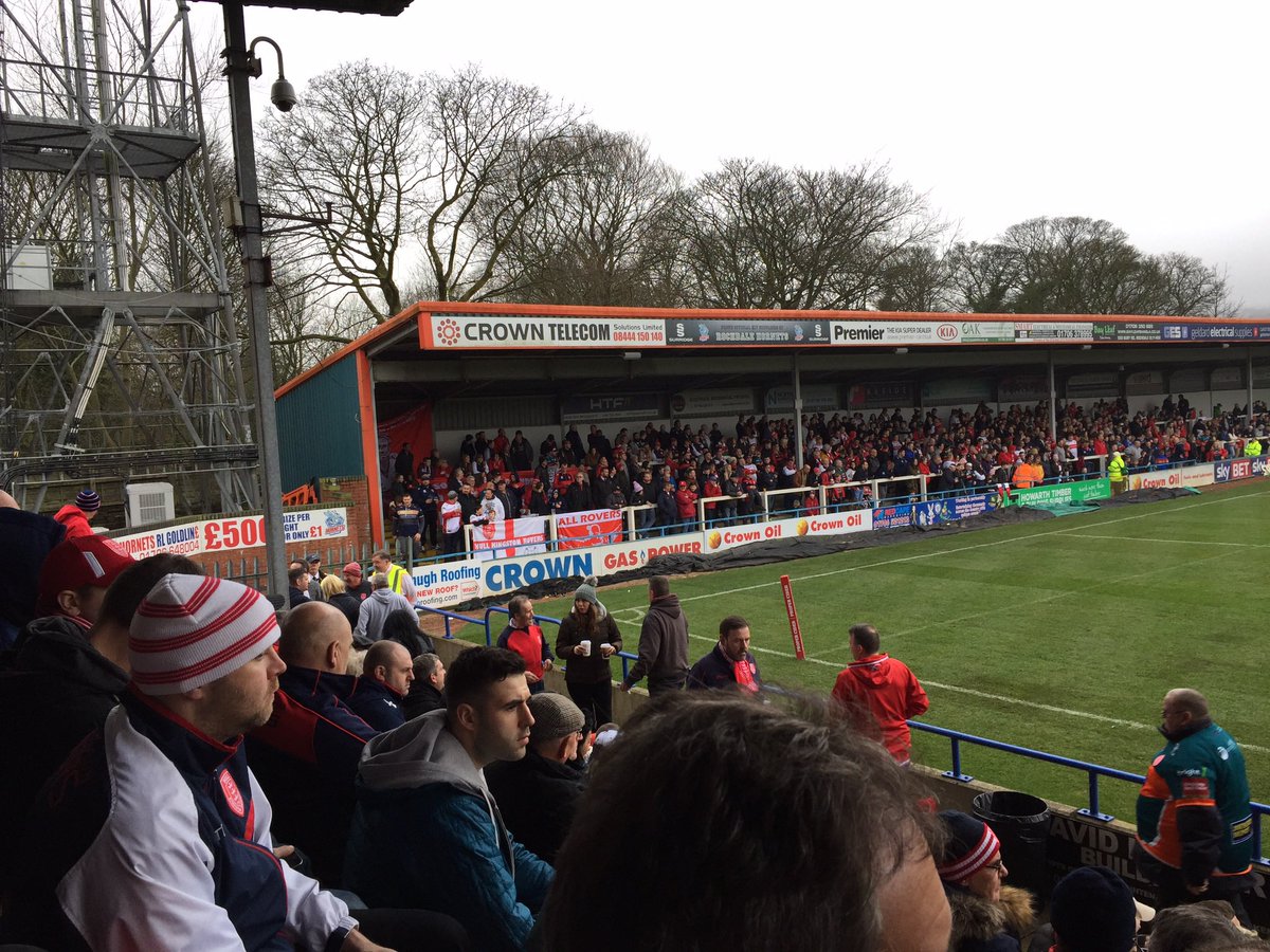 Jahmez_HKR's tweet photo. 9 years ago today @JanPurling &amp; I went to watch @hullkrofficial at Rochdale in the Championship. Tonight we’re going to see them play, as @SuperLeague Champions, for the World Club Championship against @brisbanebroncos. What a journey 😎 #uptherobins #rtid 🔴⚪️ https://t.co/1NHsyrTNNn