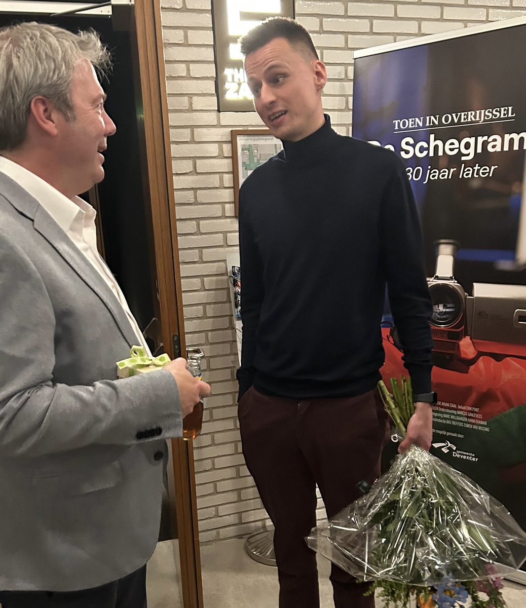 drsDannydeVries's tweet photo. Indrukwekkende #documentaire gezien over de #schegramp #deventer #winterberg van dertig jaar geleden. Betrokkenen vol lof over hoe integer de makers en team van #RTVOost dit gemaakt hebben. Komende dagen te zien in #filmzaal #mimik en tv-première zaterdag bij #RTVOost. #trots https://t.co/33r69GKpu8