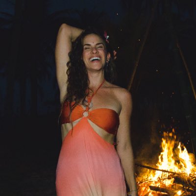 #NuevaFotoDePerfil open.spotify.com/track/1NAgDYYs…