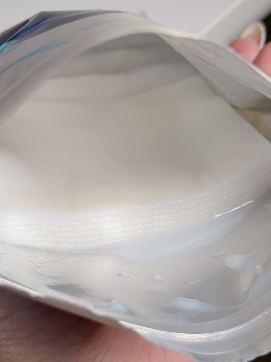 ได้ซื้อซ้ำ🥹เข้าใจล่ะทำไมหลายคนชอบบบบ มาส์กในซองฉ่ำมากกก ไม่เหนียวหน้า ตื่นมาหน้านุ่มฟูสุดๆๆๆๆกู้ผิวโทรมดี