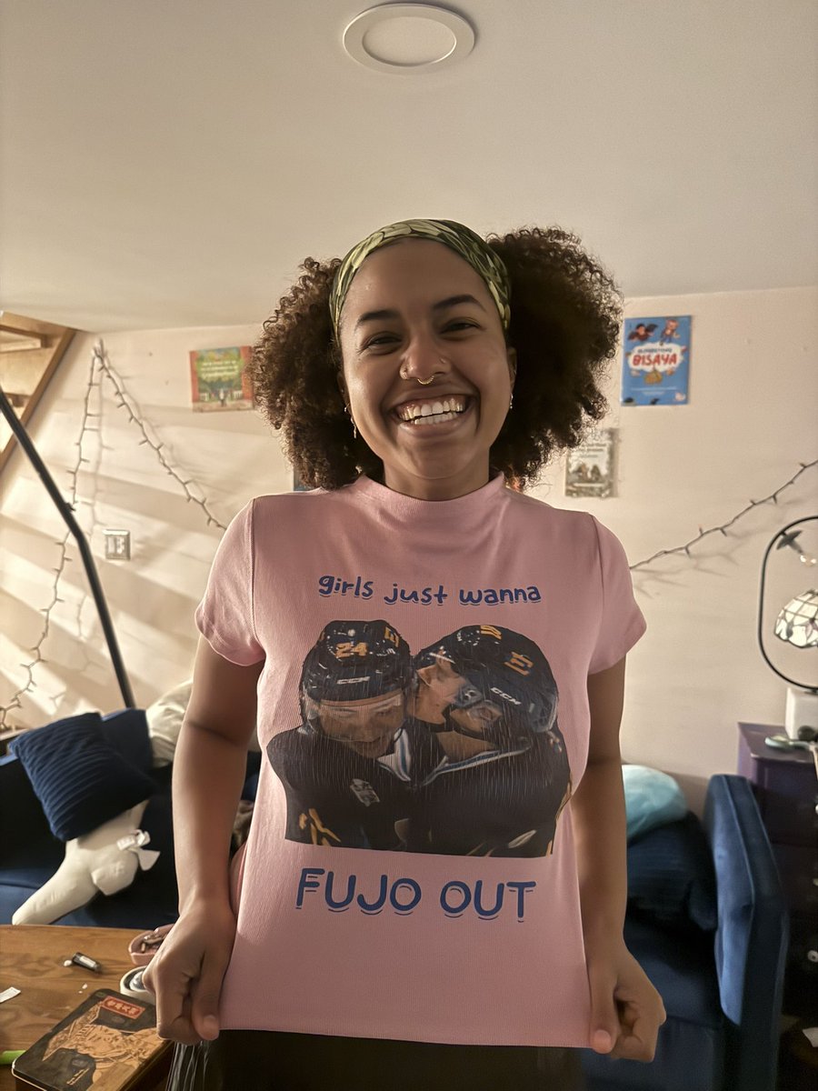 peachyfaces's tweet photo. MY SHIRT https://t.co/stJwzNwK4Q
