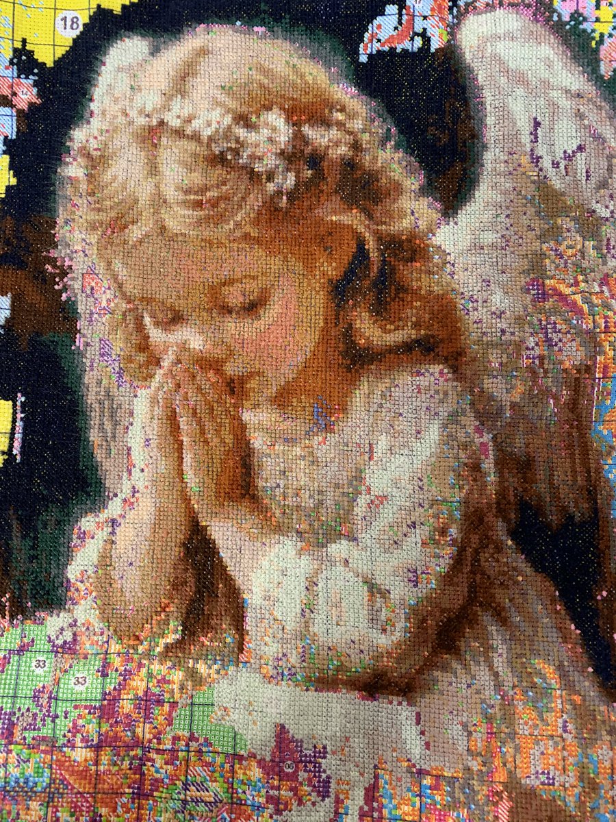 クロスステッチ🧵 途中経過 ちょっとずつじわじわと進んでます #クロス