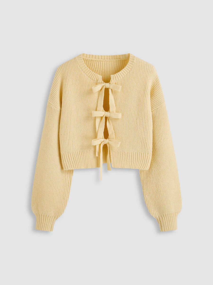 haloo aku jual cardigan2 lucu ada banyak varian lainnya juga dan ada toko oren, harganya terjangkauu, barangkali kepo dan mau liat2 aku drop linknya dibawah yaaah