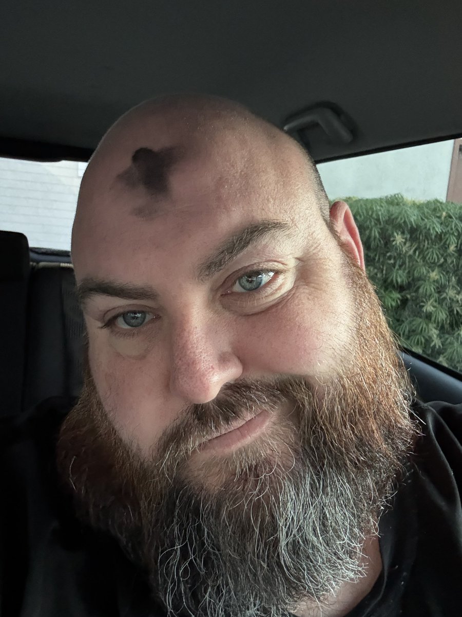 BarefootCowboy_'s tweet photo. #ashwednesday #ashtag #catholic #catholicism #lent #showmeyourash #asheshavenothingtodowithfasting https://t.co/j0ckw18qYR