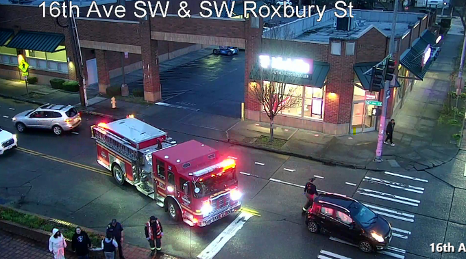 Va chạm tắc nghẽn làn SB 16th Ave SW. Cẩn trọng
